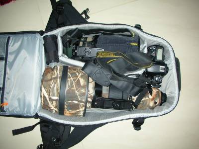 lowepro-vertex-300-with-600vr_300_2_8vr_d2x