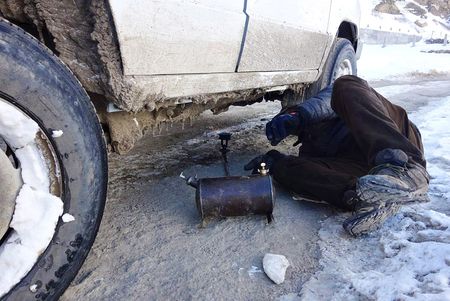 Stuck near Mane and heating the fuel line with a kero stove